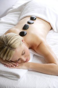 Hot Stone Massage - Wellness-Massage mit warmen Steinen